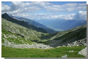 La media Valtellina vista dal passo di Primalpia. Foto di M. Dei Cas