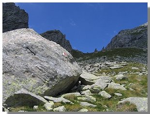 Il passo Romilla vista dalla valle Averta. Foto di M. Dei Cas