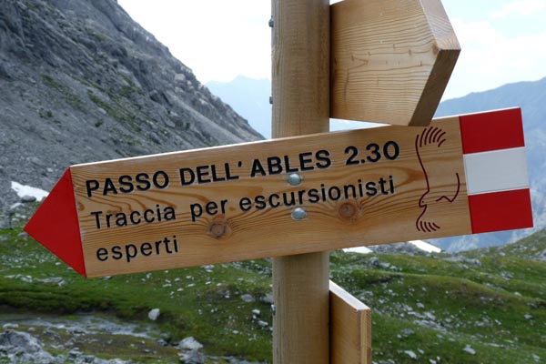Indicazioni per gli escursionisti dalla valle dei Vitelli (foto G. Meneghello)