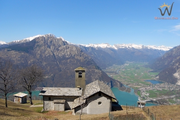 La Chiesetta all'Alpe Foppaccia (foto A. Pavanello)