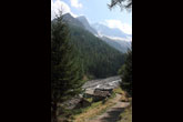 Salendo al rifugio da località Alpe Laresin (foto L.Bruseghini)