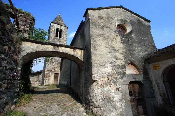 Xenodochio e Chiesa Santa Perpetua a Tirano (foto R. Moiola)